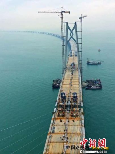 港珠澳大桥主桥最大跨径航道桥合龙 跨1150米(图)