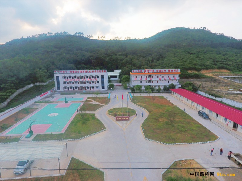 图1：项目部&ldquo;花园式&rdquo;驻地