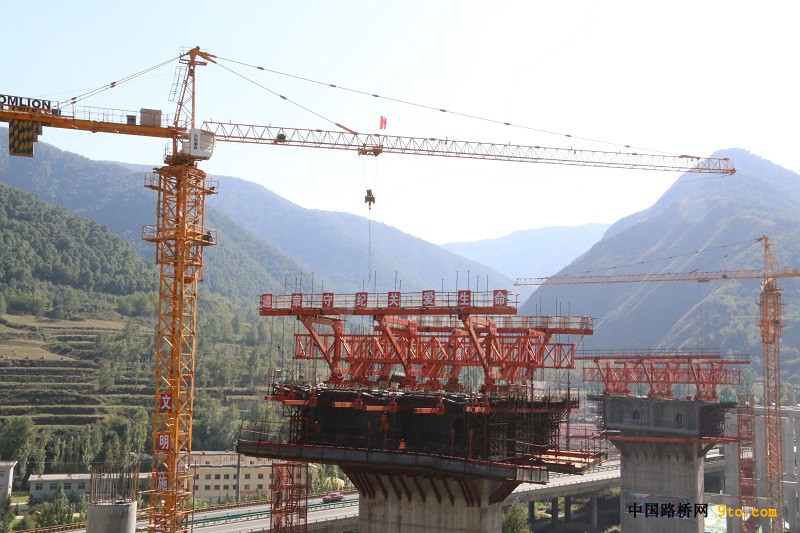 一公司扎倒项目&ldquo;托架预应力反压预压施工工法&rdquo;被建设单位评为先进工法