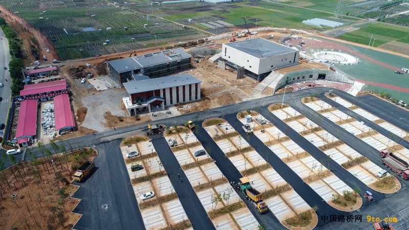 图6、航拍建设中的昭鲁驿站（摄影：曾松）