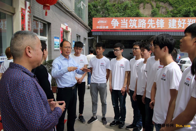 职教中心刘校长为学生做叮嘱