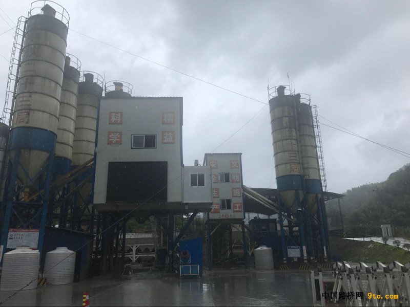 莆炎高速项目对拌合站进行防风加固