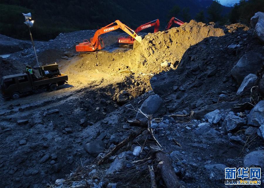（社会）（5）川藏公路西藏波密段断通路段成功抢通并恢复通车