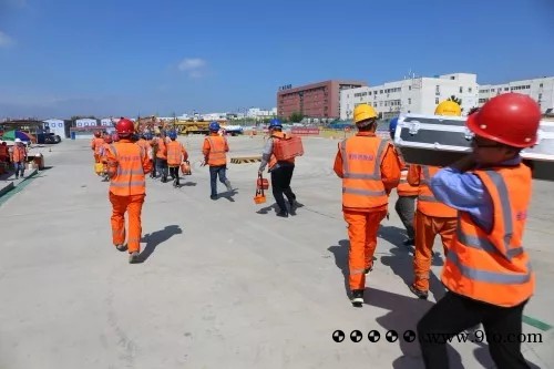 一公司青岛地铁四号线项目崂山科技城站举行大型防汛、防坍塌应急演练