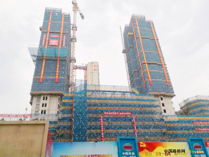 图2、星海融汇·翠庭4号楼、5号楼喜封金顶