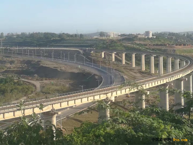 图1、蒙巴萨公路项目。（供图：唐思婷）