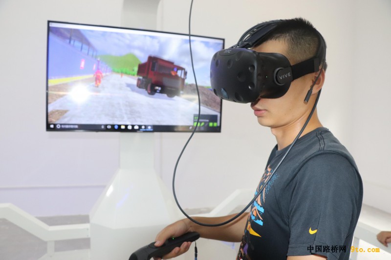 图4、五公司城开项目VR体验室（摄影：吴廷贵）