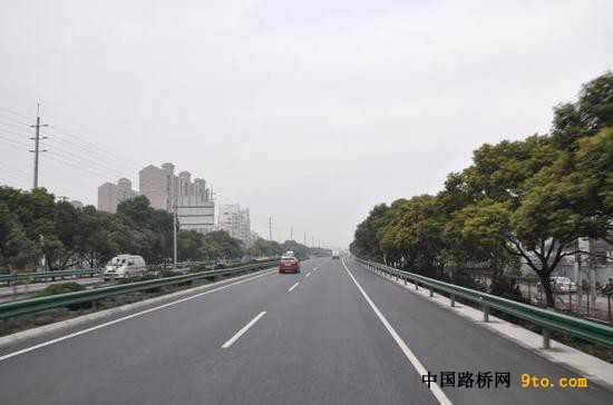 大修后的S5沪嘉高速。