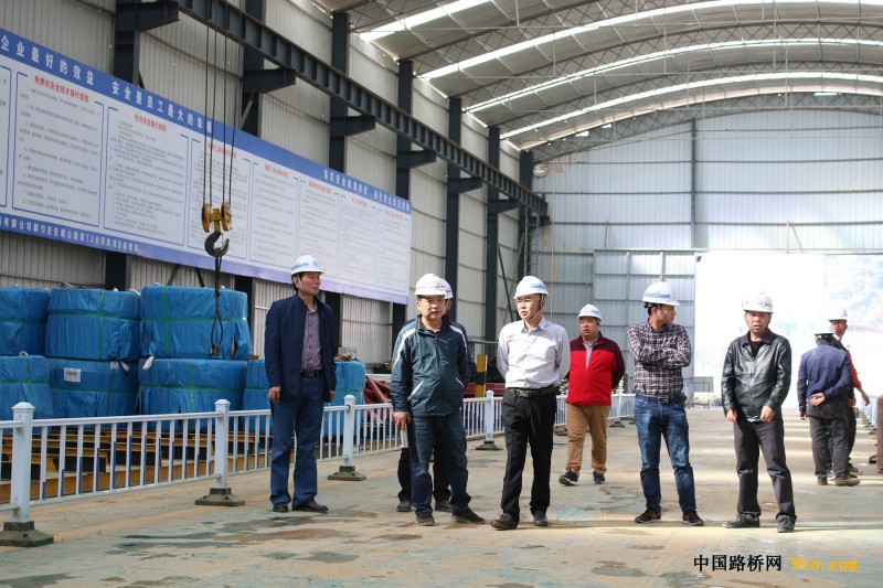 分公司党委书记黄海欧一行莅临都安T2项目指导工作1