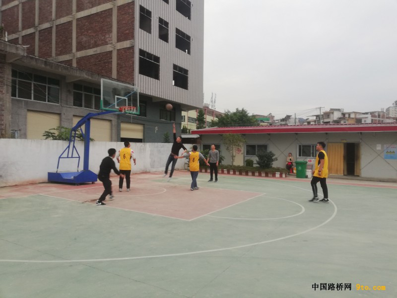 图三、项目员工篮球比赛