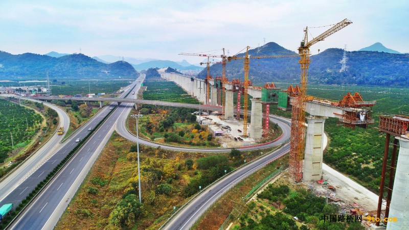 图1：项目承建灵江特大桥标准化施工