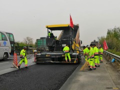 京哈高速公路沈阳至山海关段路面进行大规模维修