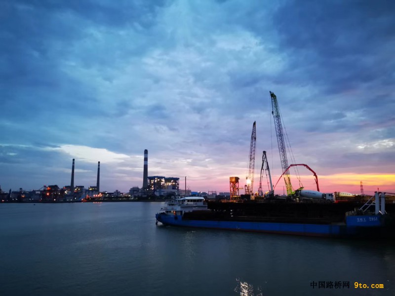 挑灯夜战湛江湾