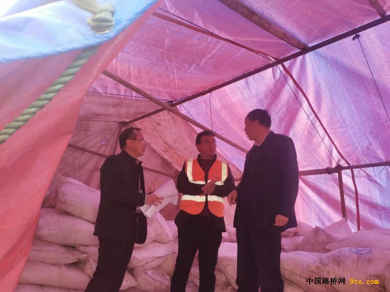 天水公路局督查高速公路防滑保畅工作 (2)