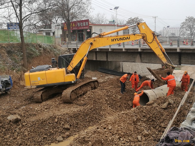 国道310线连公路南崖大沟桥抢修 (2)