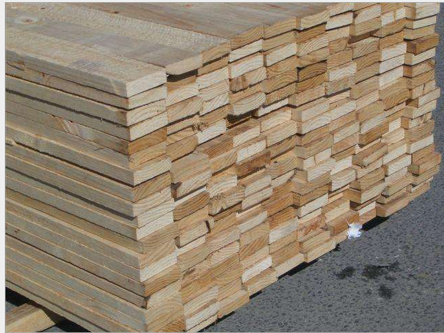 提供路桥修建所需要的各种木质建材。包括方木/竹胶板/木模版图2