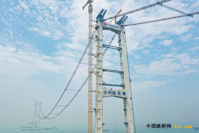 6-大桥猫道是悬索桥施工时架设在主缆之下、平行于主缆的线形临时施工便道，.JPG