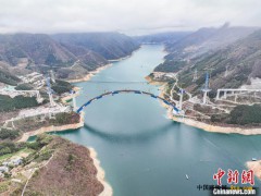 广西在建世界最大跨径拱桥预计今年底建成通车