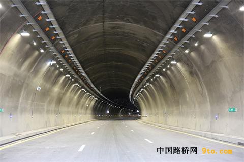 1689312260917354,w_480