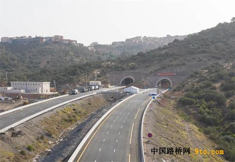 1689312273571440,w_480